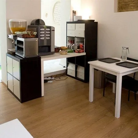 Y Doña Lola Hotel