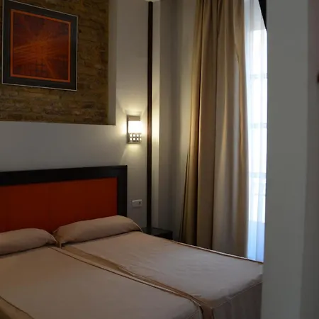 Y Dona Lola Hotel