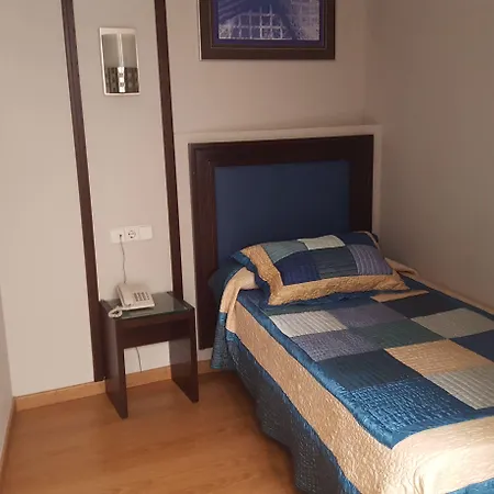 Y Dona Lola 2* Sevilha