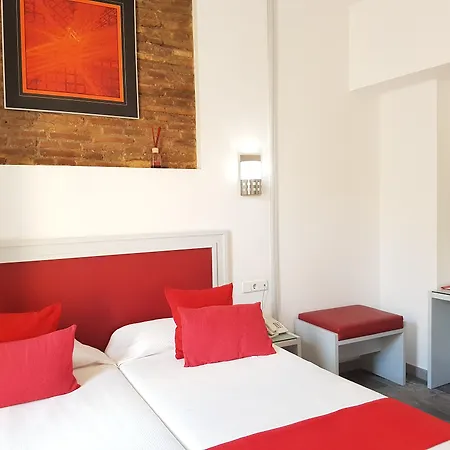Y Doña Lola Hotel 2*