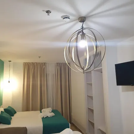 Y Dona Lola Otel 2*