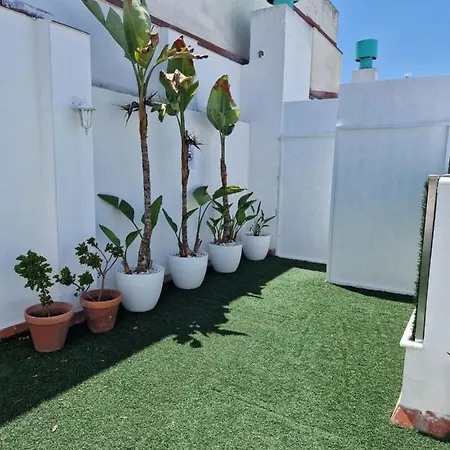 Y Dona Lola Otel 2*