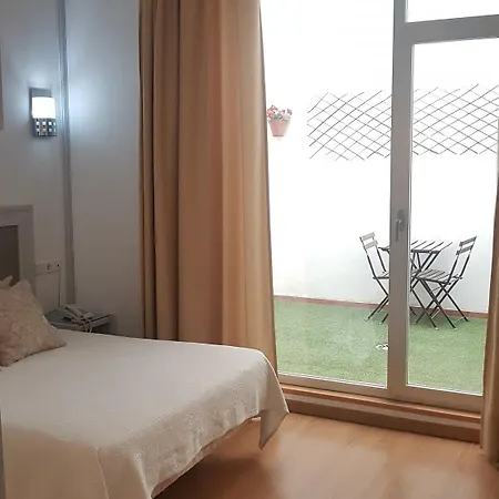 Otel Y Dona Lola Sevilla